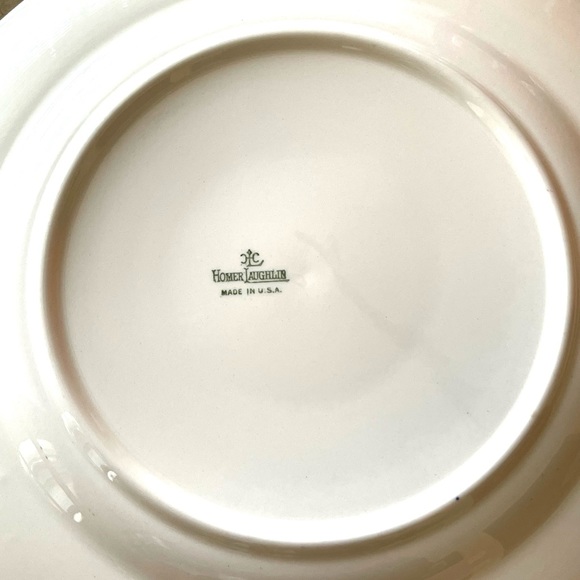 Homer Laughlin Filigree Gold Trim Plates of 2 - Picture 4 of 6